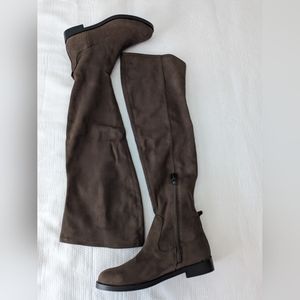 Kenneth Cole Reaction Womens Wind-Y Boots Brown Flat Heel Knee High Low Zip 7.